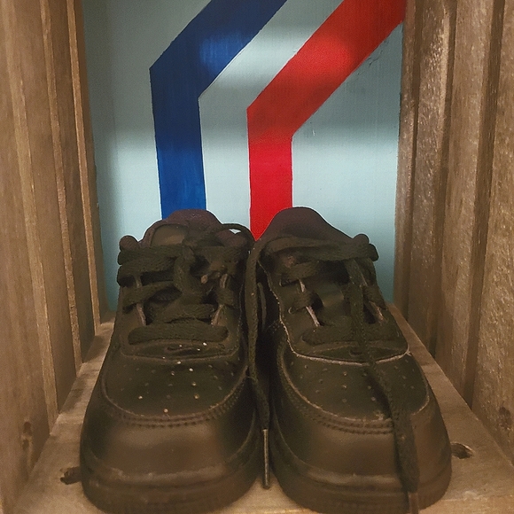 SOLD NIKE Air Force 1 Toddler - Picture 2 of 4